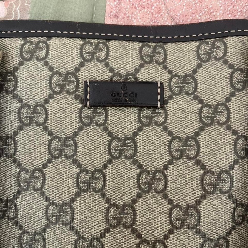 Gucci GG Supreme Tote Bag - Picture 5 of 8